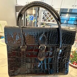 BLACK PATENT FENDI MESSENGER HANDBAG